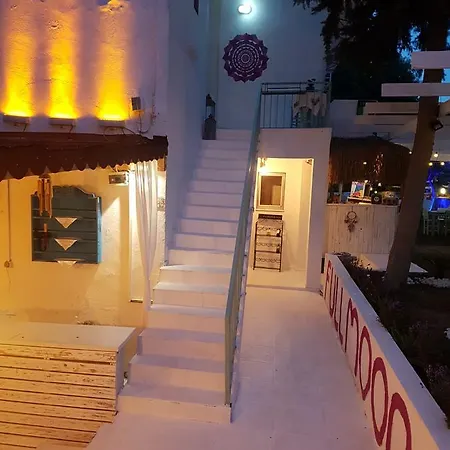 Fullmoon Rooms Cesme Гостьовий будинок *