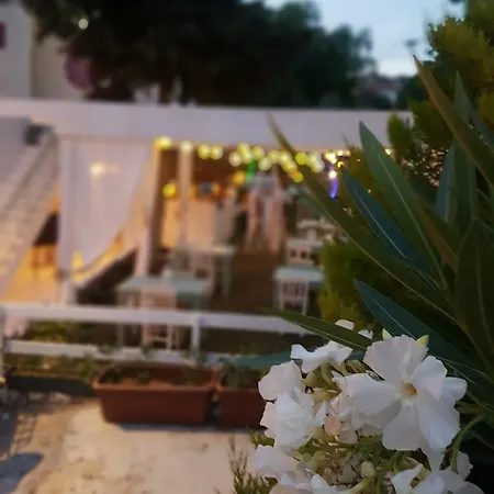 Fullmoon Rooms Cesme * Чешме