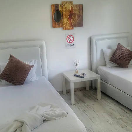 Fullmoon Rooms Cesme Гостьовий будинок *