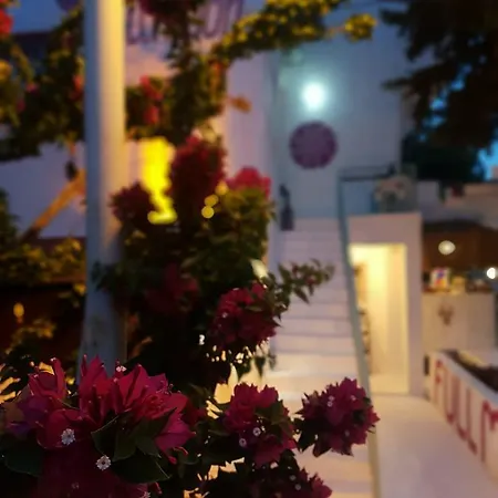 Гостьовий будинок Fullmoon Rooms Cesme *
