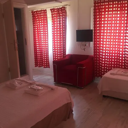 Fullmoon Rooms Cesme Гостьовий будинок Чешме