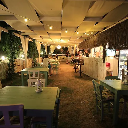 Fullmoon Rooms Cesme Гостьовий будинок *