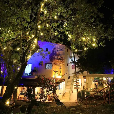 Fullmoon Rooms Cesme * Чешме